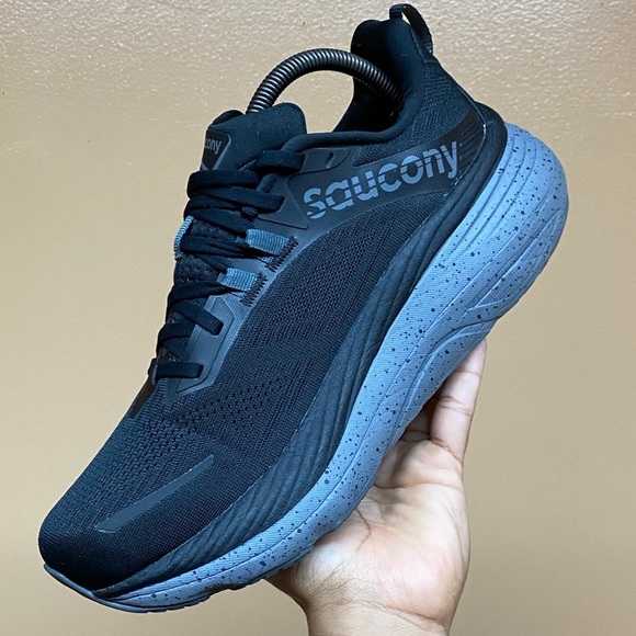 Saucony Hurricane 24 Men’s Running Sneakers Black Shadow Size 9.5 S20933-101 - Picture 8 of 16